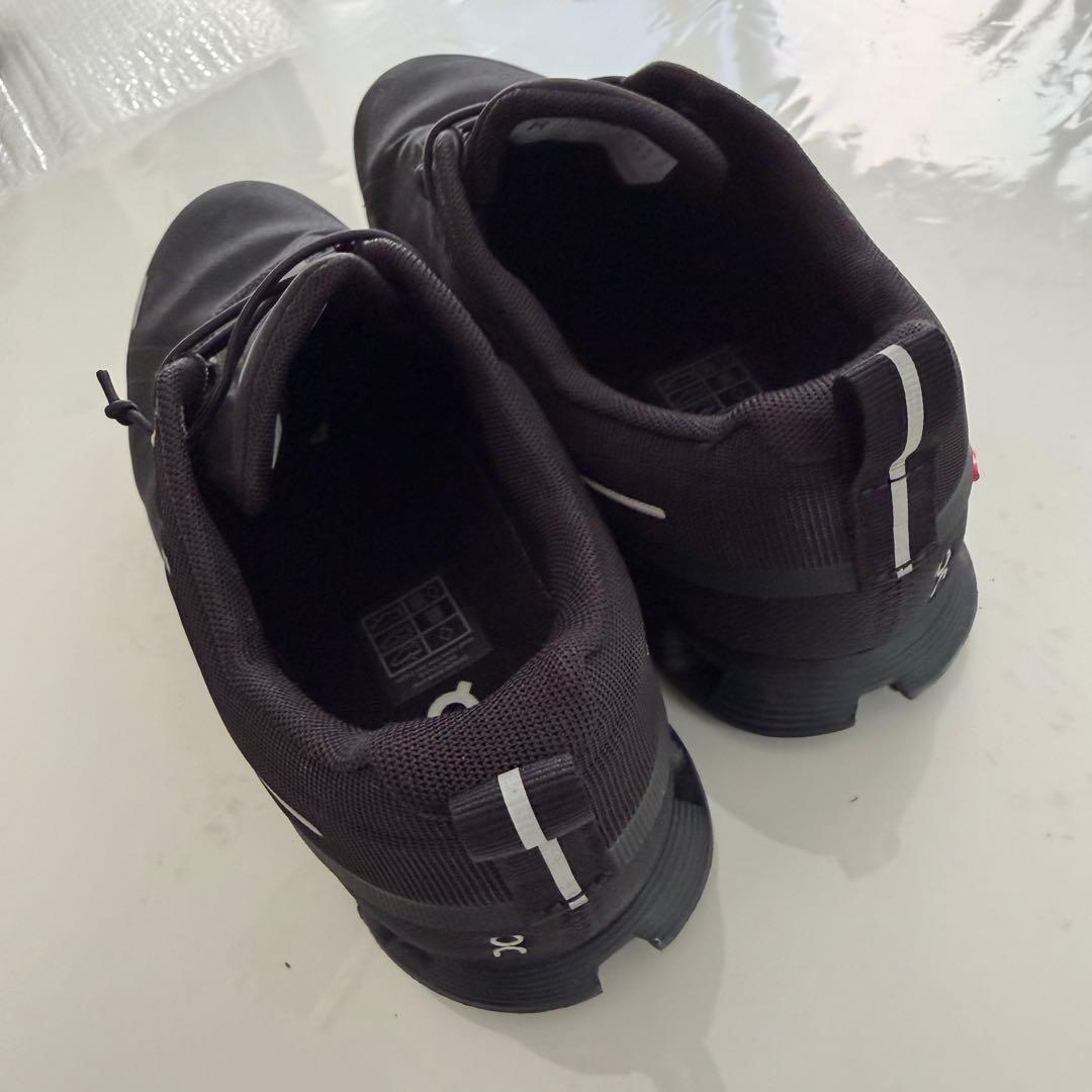 【超美品】On Cloud 5 Waterproofクラウド５ウォータープルーフ