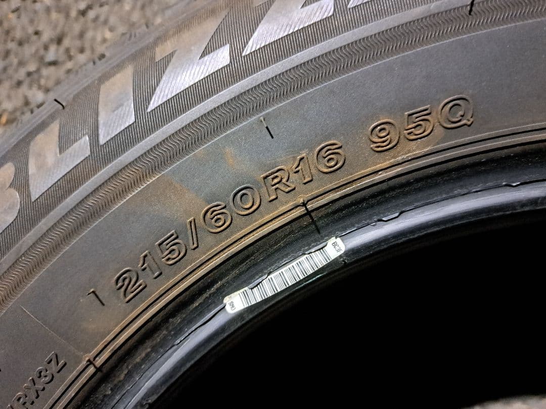 バリ山！215/60R16×4絶対安心のブリザックVRX！22年製！送料￥900