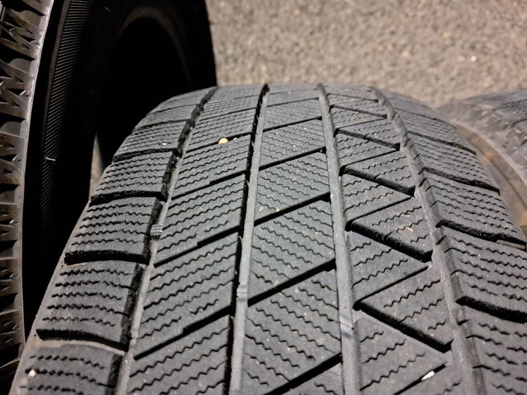 バリ山！215/60R16×4絶対安心のブリザックVRX！22年製！送料￥900