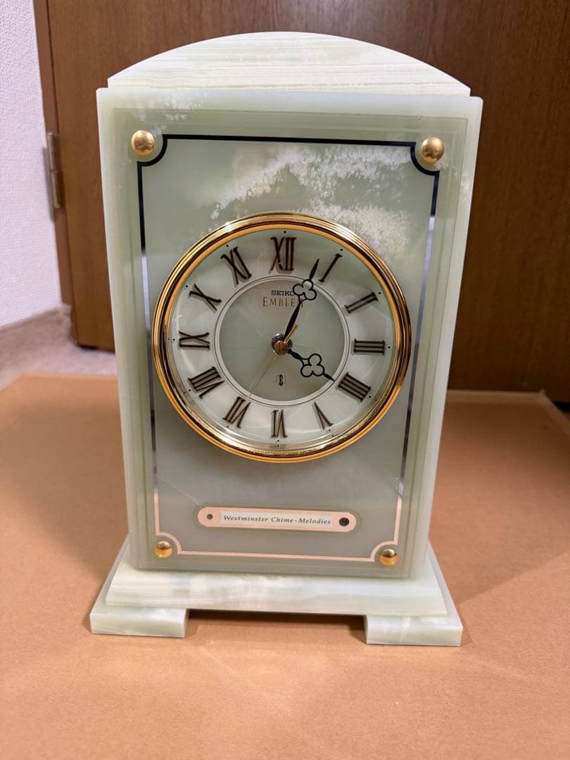 SEIKO セイコー 電波時計 EMBLEM HW496M