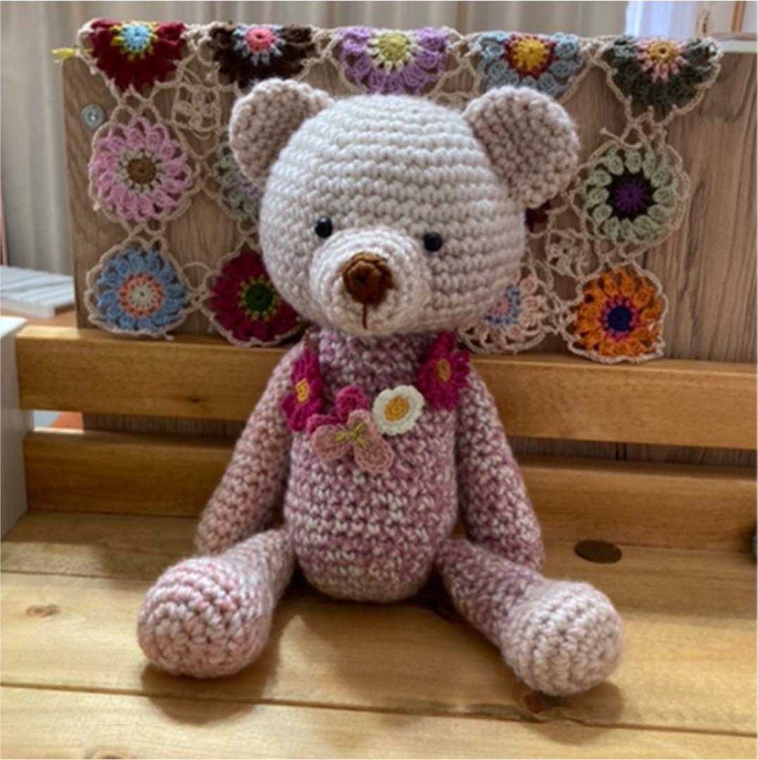 くまのあみぐるみ（お花の首飾り）