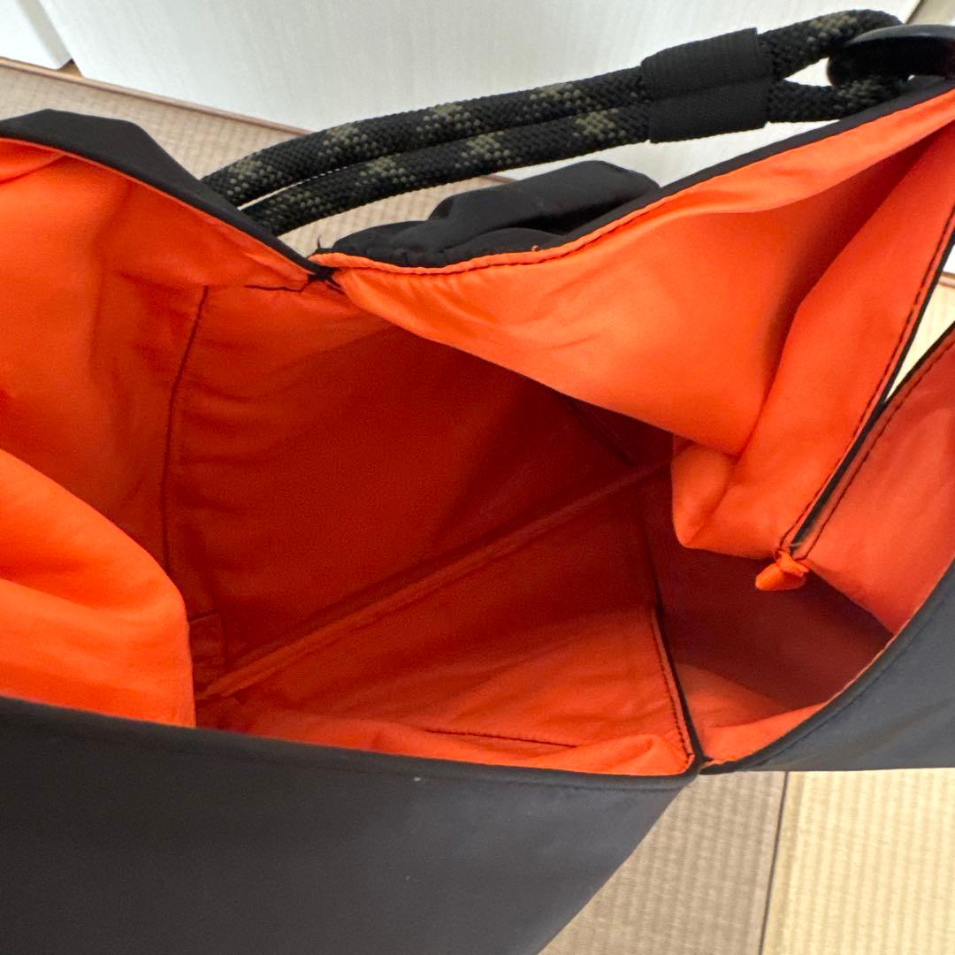 OUTDOOR ティアードトートフリルバッグ ブラック