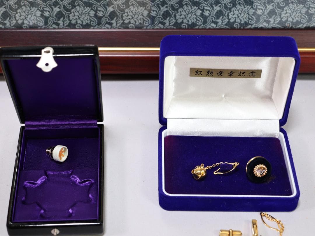 may　額装品　勲五等瑞宝章　勲章 内閣総理大臣 小泉純一郎　装飾品