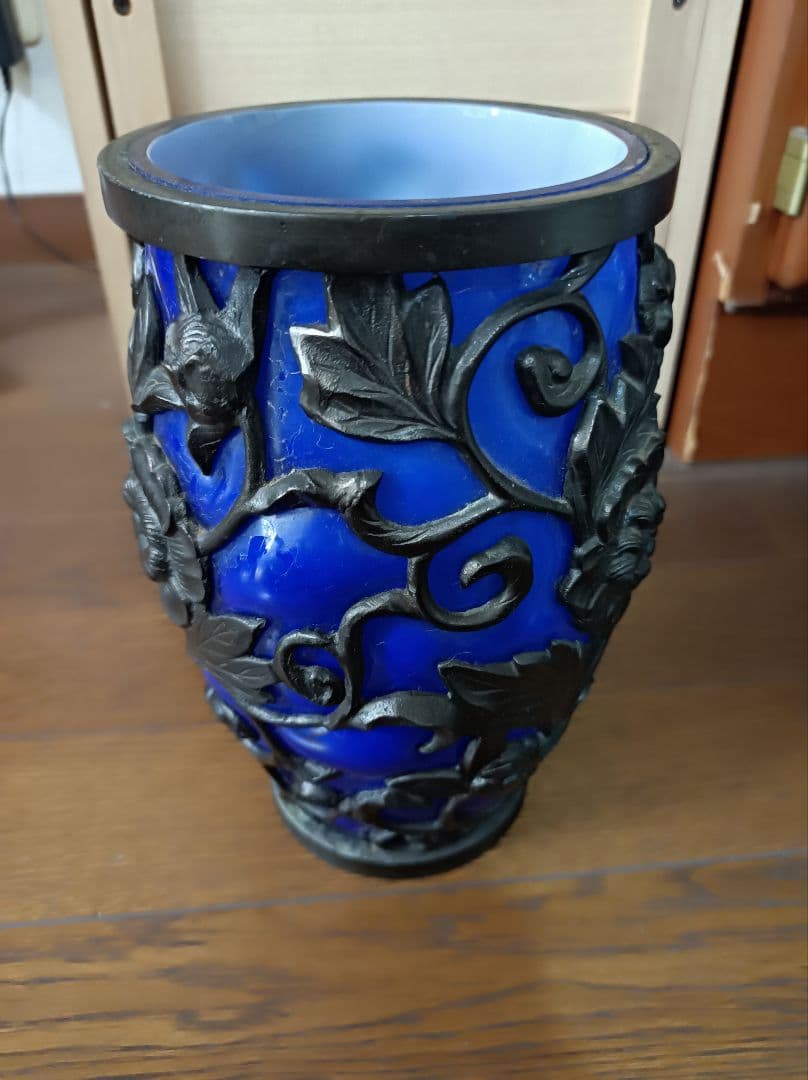 アンティーク青色アイアン&ガラス花瓶　横浜市での引き渡しまたは着払い