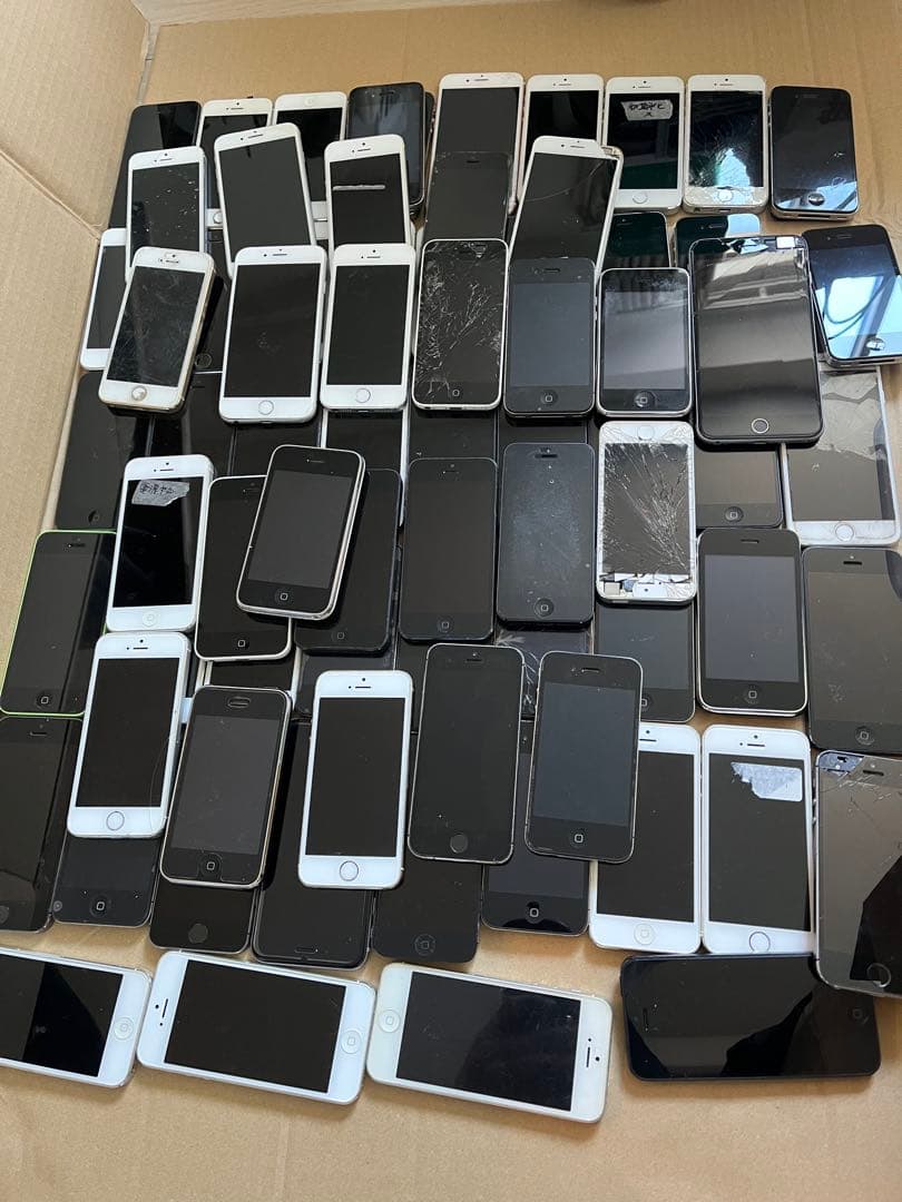 iPhone まとめ売り　ジャンク品　75 台