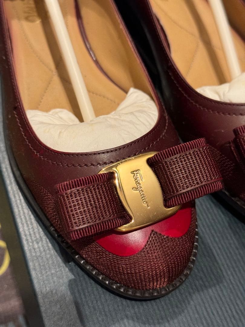 SaleサルヴァトーレフェラガモSalvatoreFerragamoフラット女靴