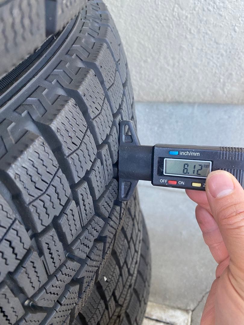 冬タイヤダンロップ185/70R14 残量8,1mm.ホイール14*5.5