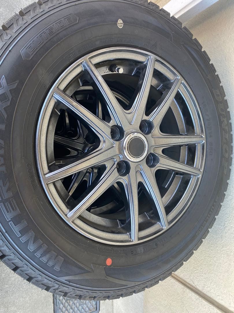 冬タイヤダンロップ185/70R14 残量8,1mm.ホイール14*5.5