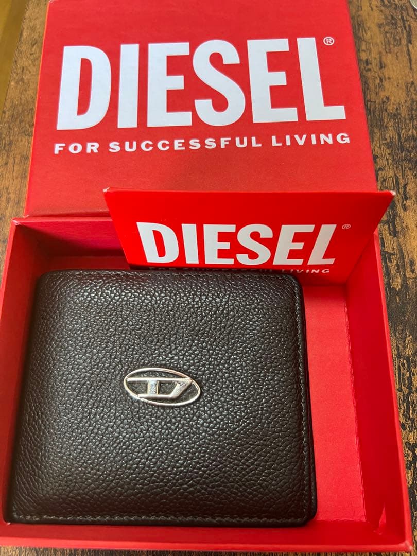 DIESEL ブラック 二つ折り財布【値下しました！早い者勝ちです！】