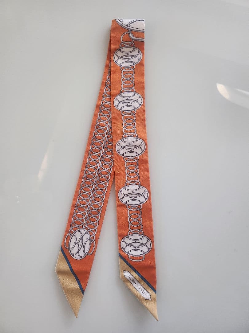 エルメス スカーフ ツイリー リフト・プロフィール Lift Profile