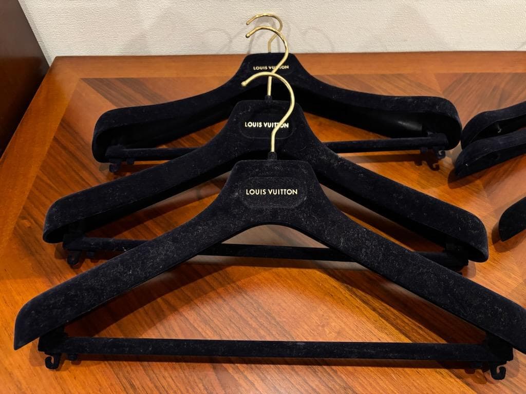 LOUIS VUITTON、GUCCI、MONCLERなど 　ブランド　ハンガー