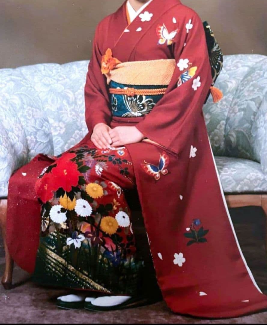 紅色古典柄 縮緬地正絹振袖・長襦袢セット