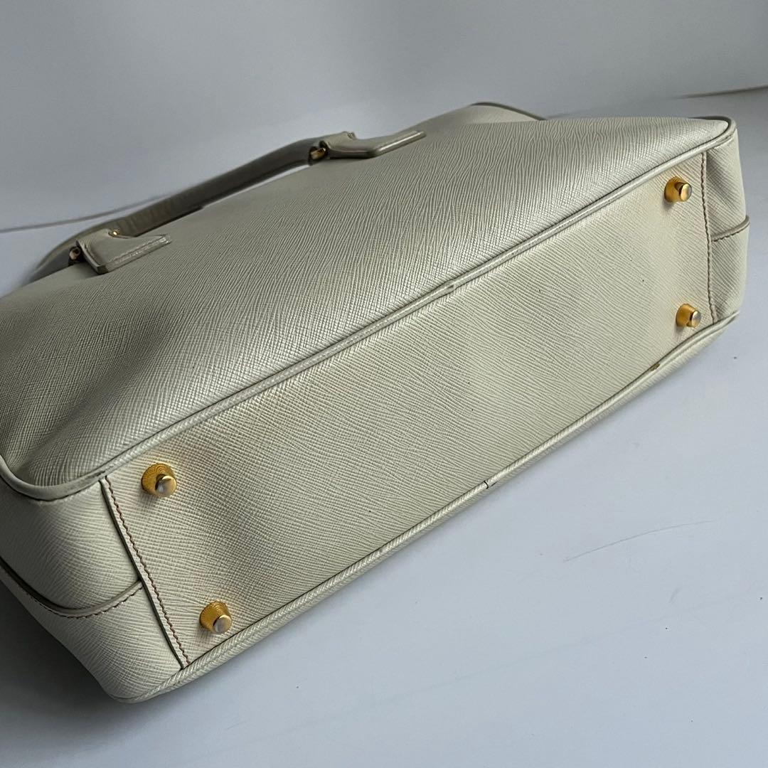 ✨極美品✨　PRADA ボストン　サフィアーノレザー　三角プレート　バッグ