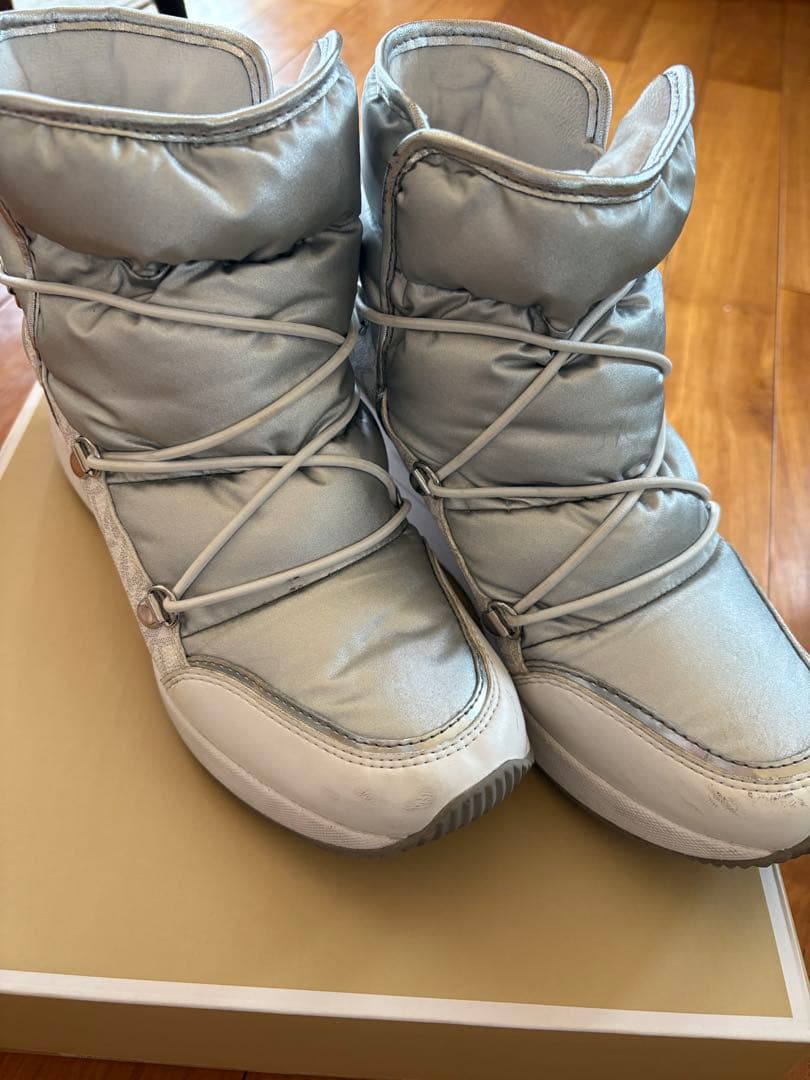 MICHAEL KORS シルバー ブーツ US 7.5M