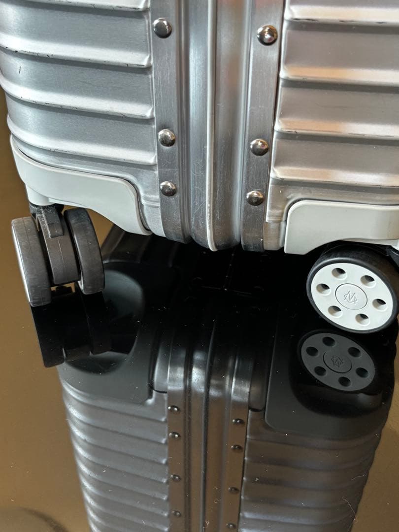 RIMOWA　オリジナル　コンパクト　シルバー