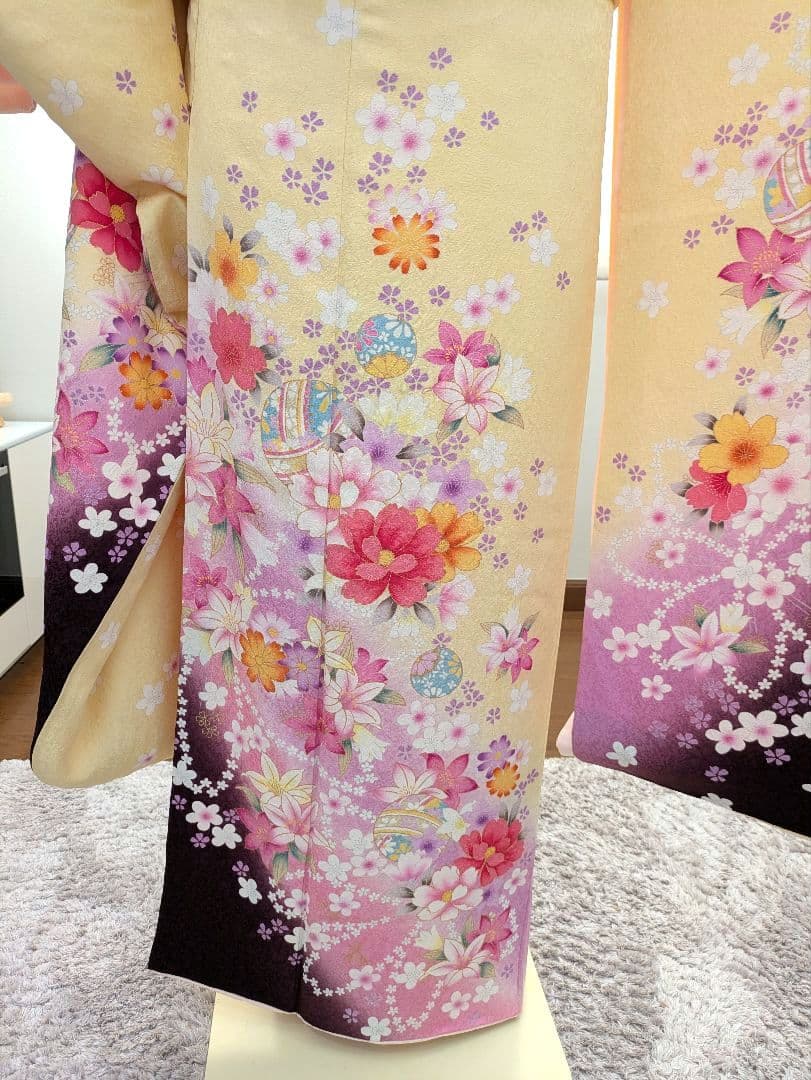 【値下げ】振袖 •長襦袢2点セット　 花柄 やさしい黄色　☆美品☆