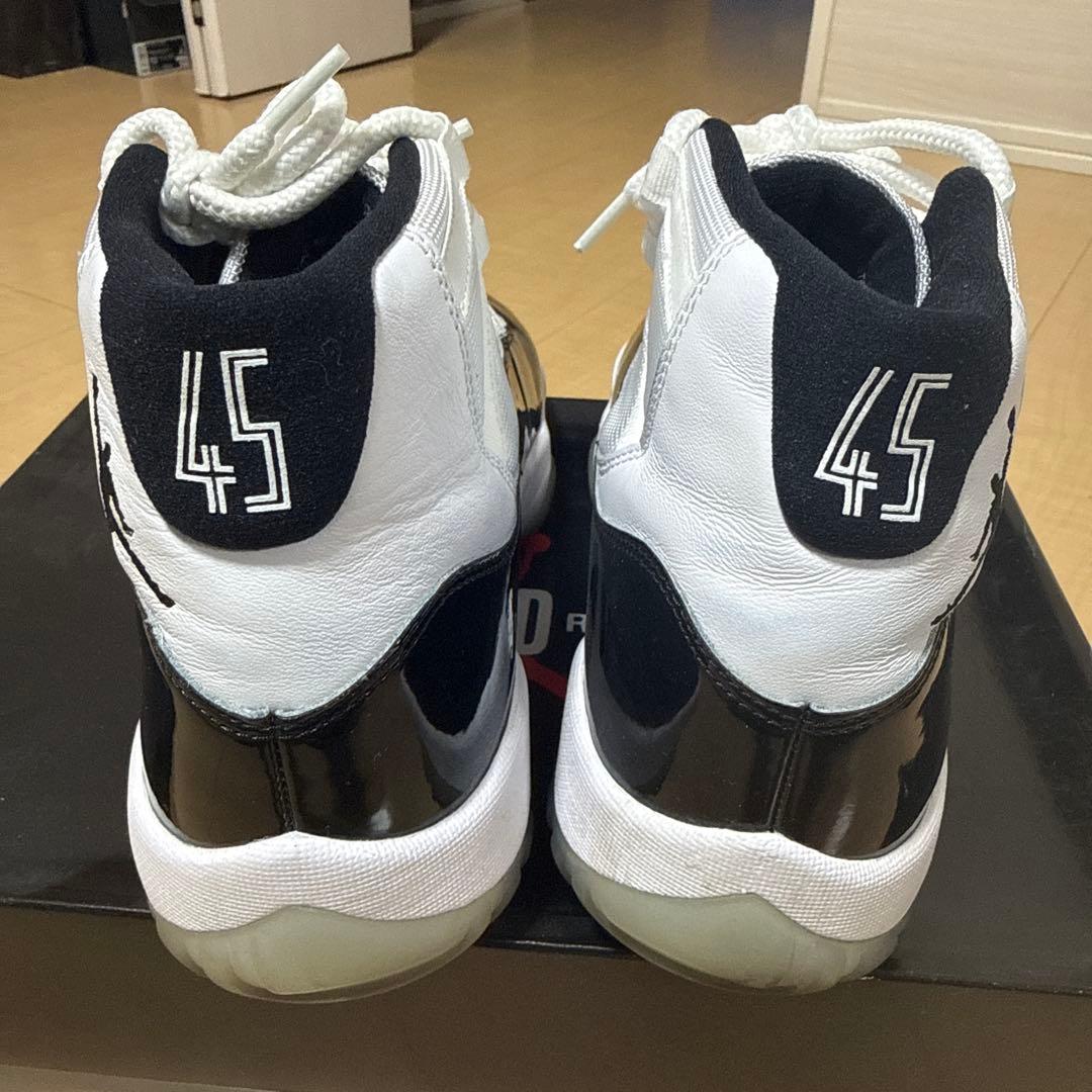 靴 NIKE AIR JORDAN 11 RETRO