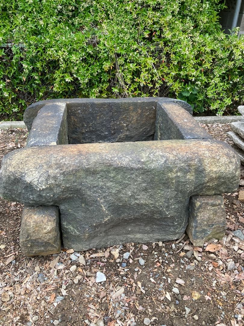 丹波鞍馬石製角井筒