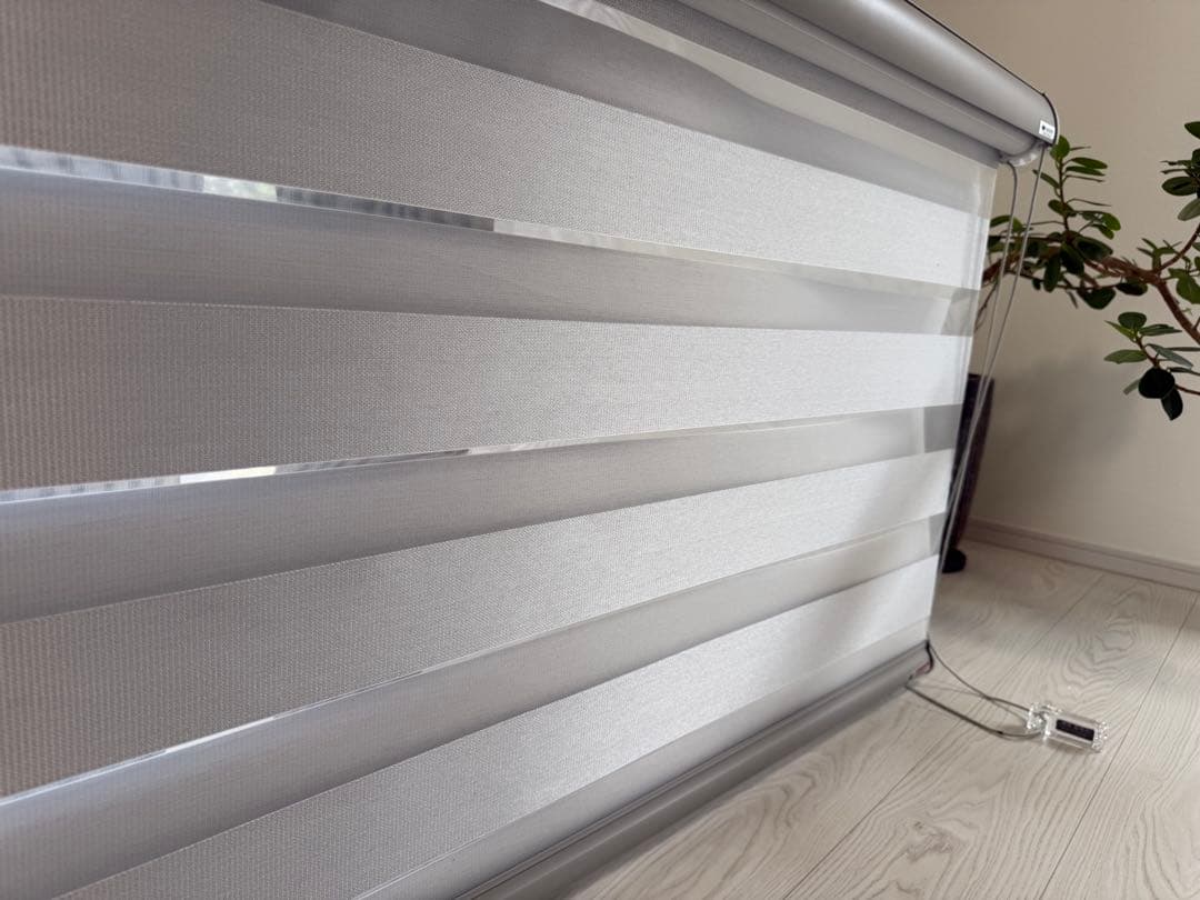 ロールスクリーンカーテン