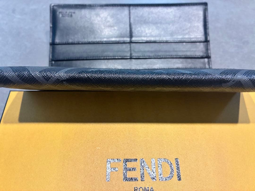 hipo❗️Fendi 長財布 黒/黄色