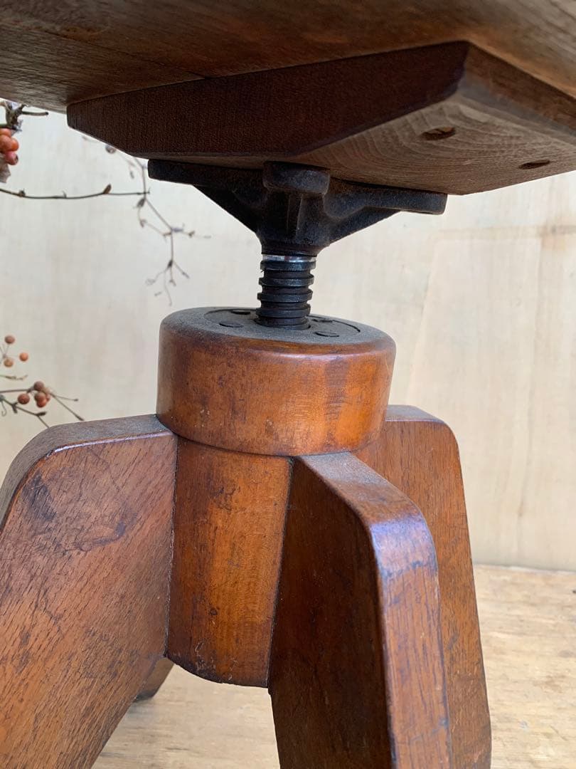 古いなナラ材　自在丸椅子　ラウンドチェアー　古家具アンティーク