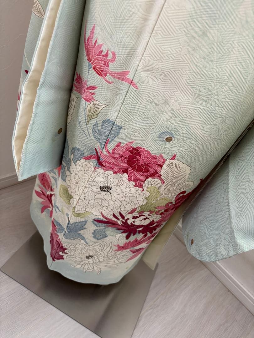 商品状態欄必須確認！新品　正絹振袖フルセット　牡丹•菊調　淡い青色 花柄