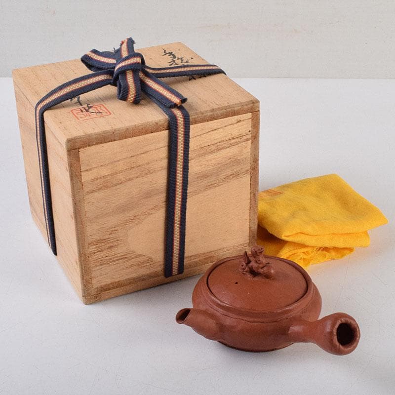 tatsu 　朱泥　獅子摘　手捻文様　茶注　急須　共布共箱　M　R9528