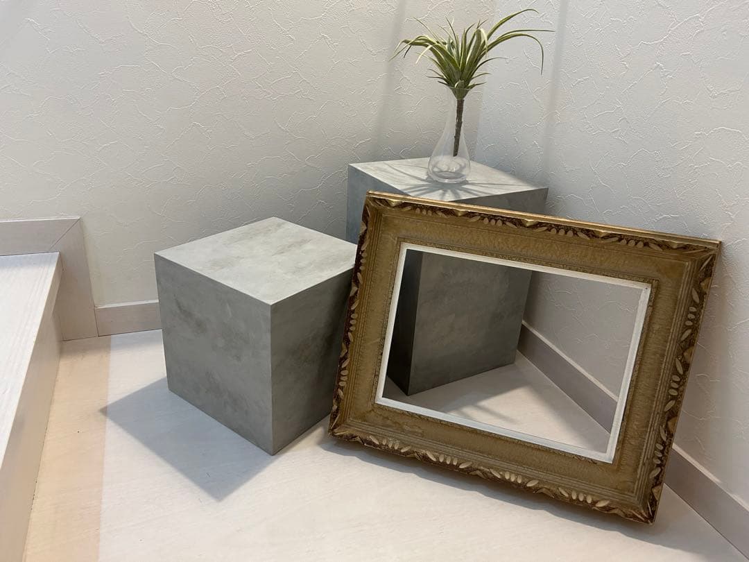 サイドテーブル　コンクリートペイント　飾り台　ディスプレイ台