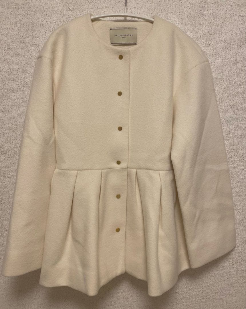 美品★ユナイテッドアローズ　ペプラムショートコート