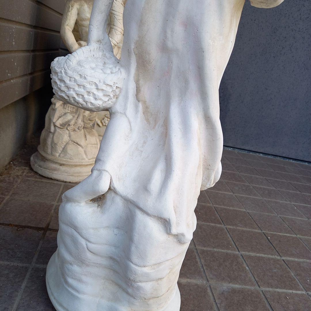 石膏製女性像 バスケット付き 　高さ　約70cm ￥9800送料込