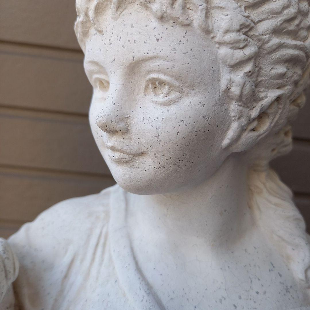 石膏製女性像 バスケット付き 　高さ　約70cm ￥9800送料込