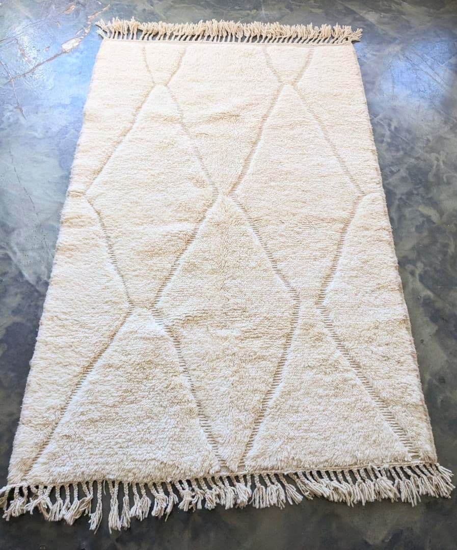 極上-モロッコホワイトベニワレン-No.15（157×238cm）