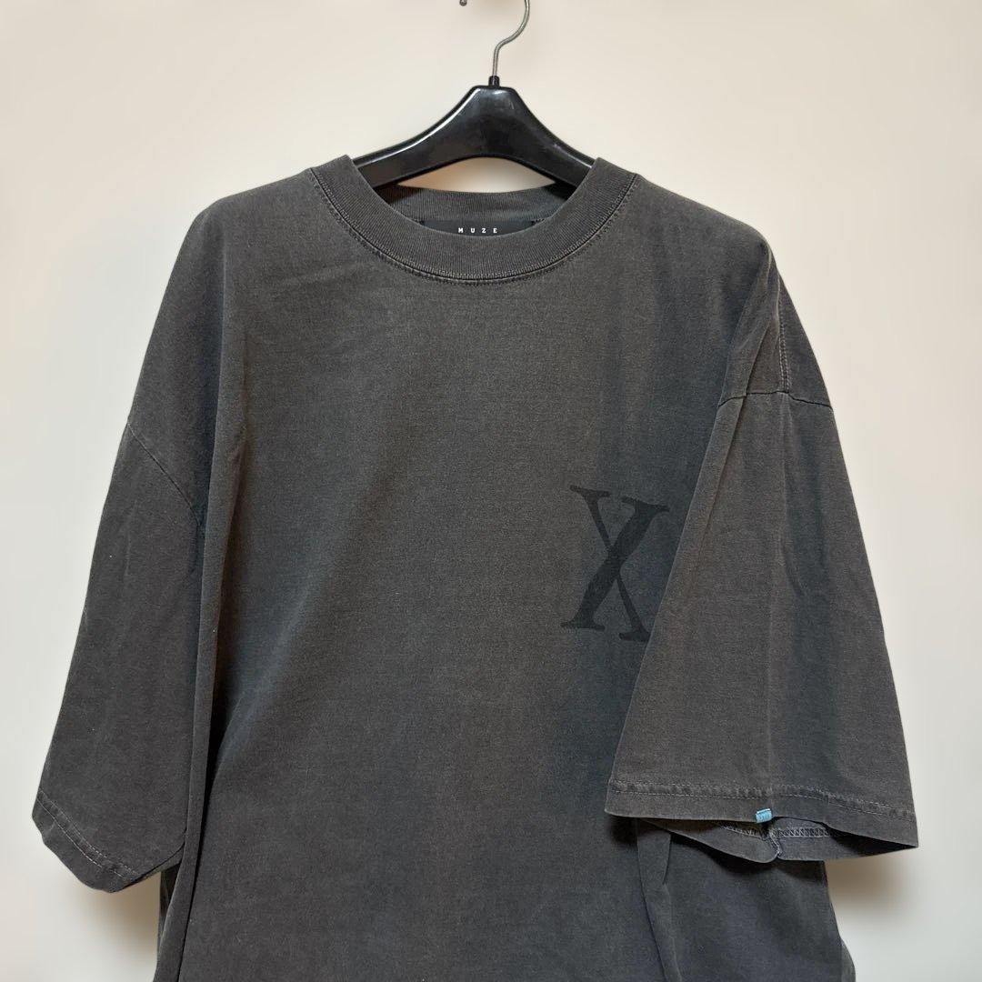 MUZE BLACK LABEL ミューズ Tシャツ Xプリント