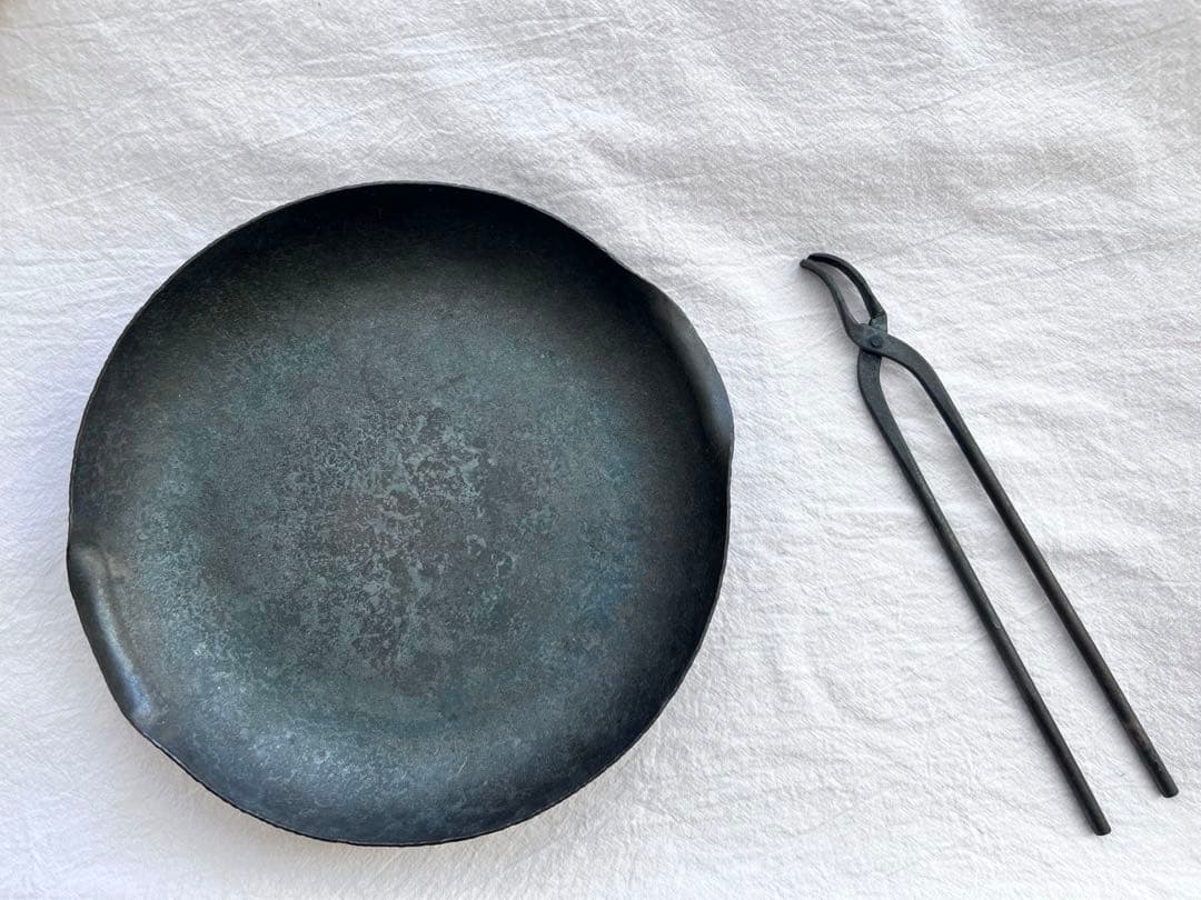 成田理俊  鉄の丸皿&やっとこセット