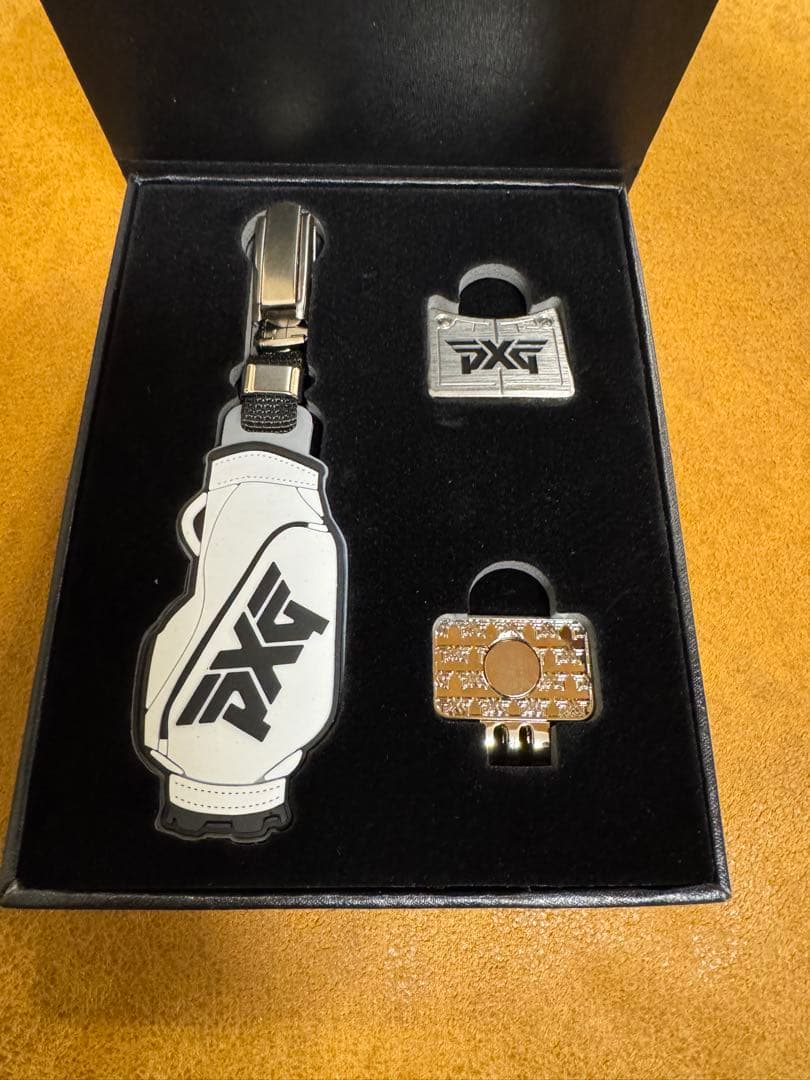 【非売品】PXG ゴルフバッグ型　パターホルダー　マーカーセット