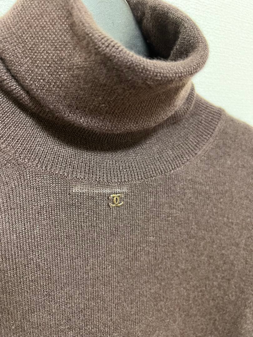 シャネル　カシミヤ　タートルネックセーター　Mサイズ