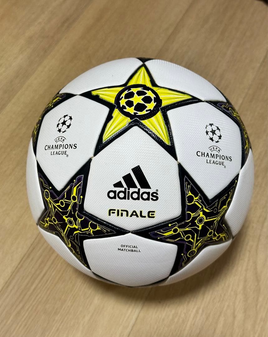 adidas FINALE サッカーボール チャンピオンズリーグ　2012/13