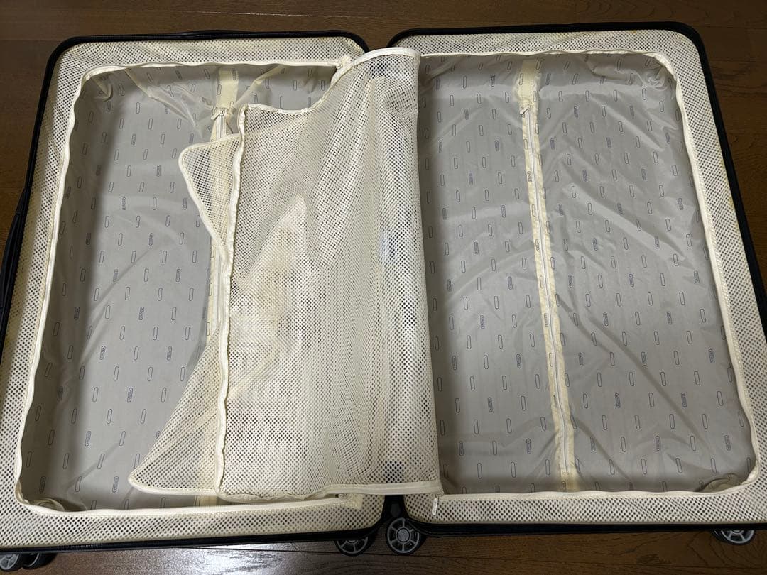 ぼ*ゅ様 リモワ　rimowa サルサエアー　82L 4輪　ウルトラバイオレット