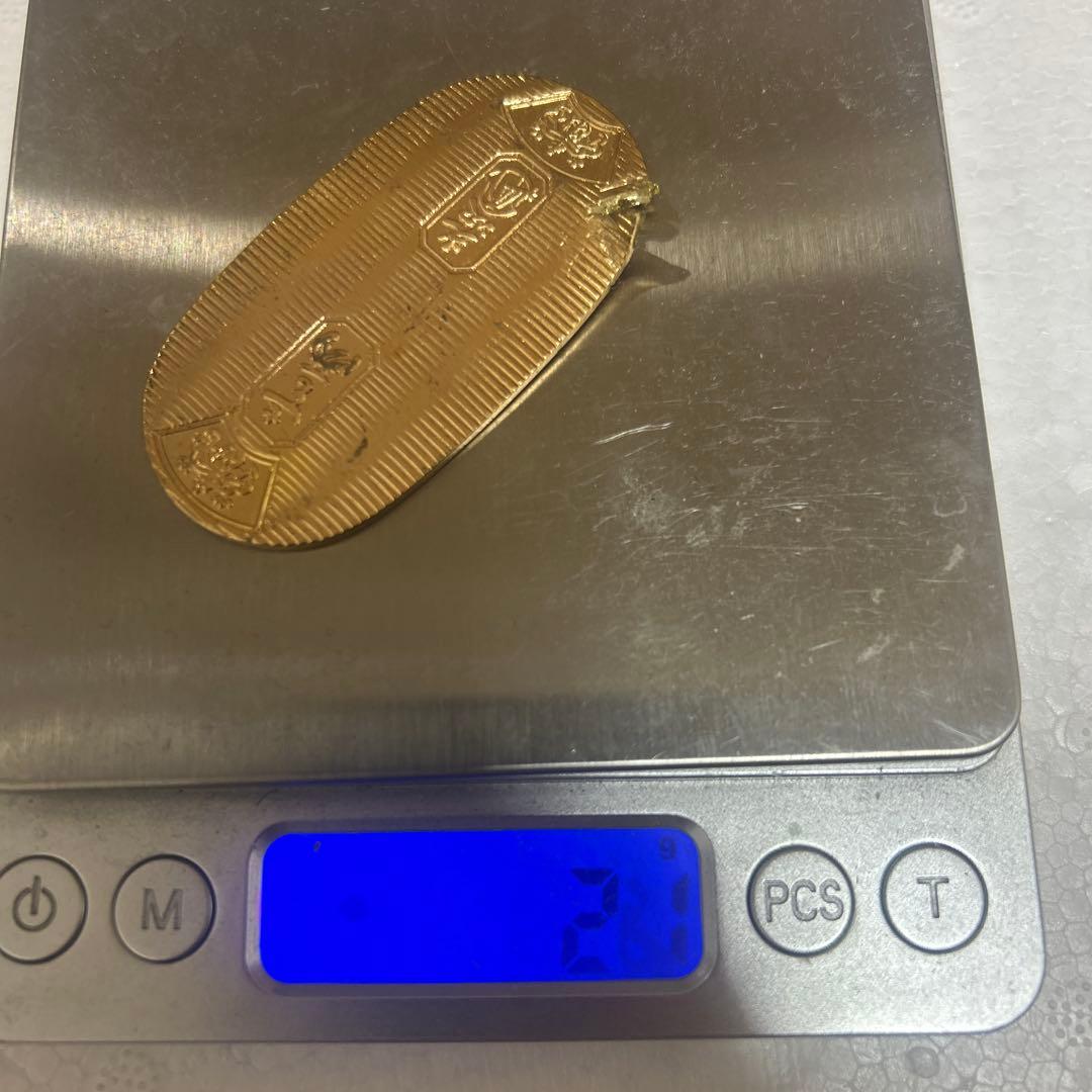 金色模様入りコレクションアイテム 約10cm 22g,21g 2個