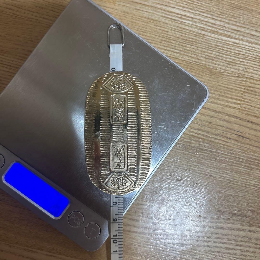 金色模様入りコレクションアイテム 約10cm 22g,21g 2個