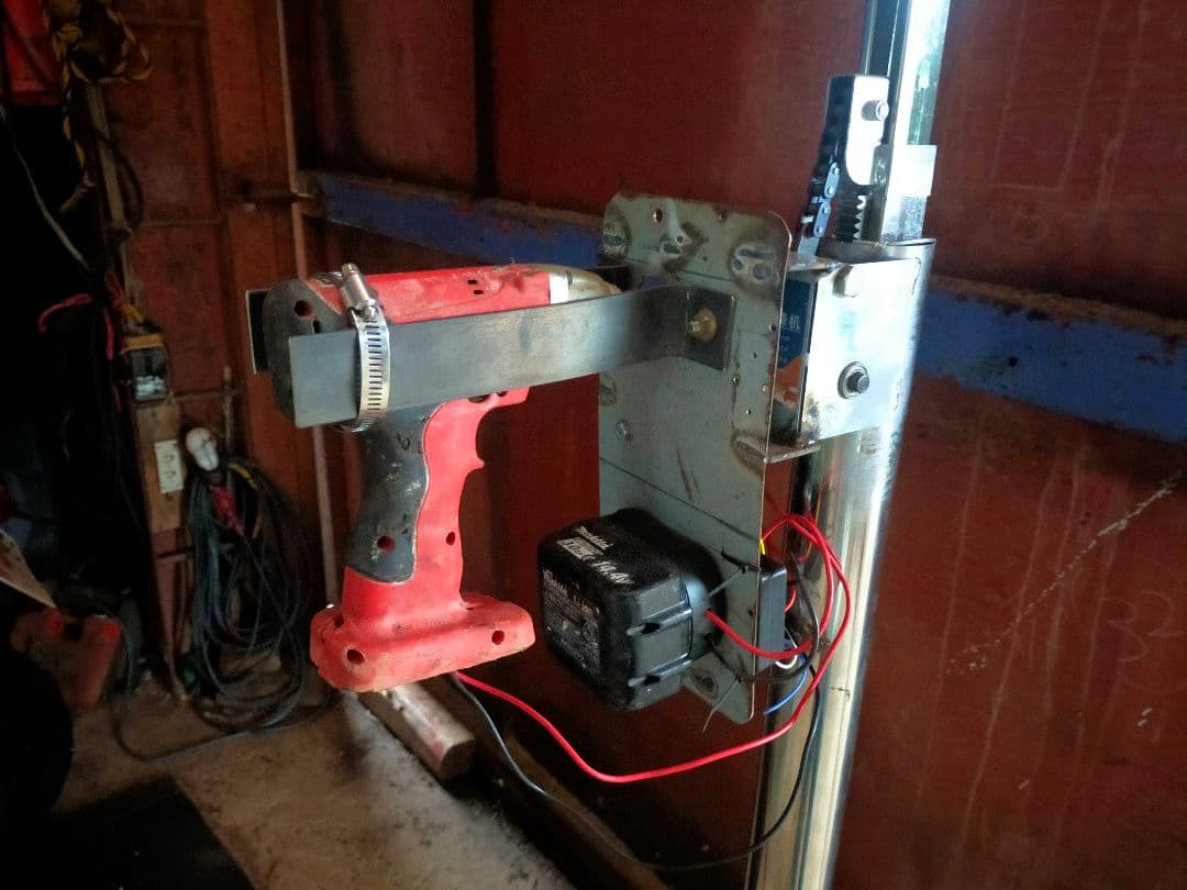 ワイヤレス電動リフト　電動アッパー　リモコン式　天井ボード　一人作業　マキタ仕様