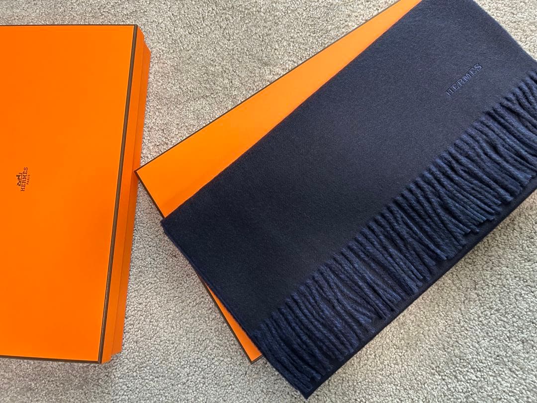 本日まで出品‼️【試着のみ未使用】HERMES エルメス　カシミヤ　マフラー