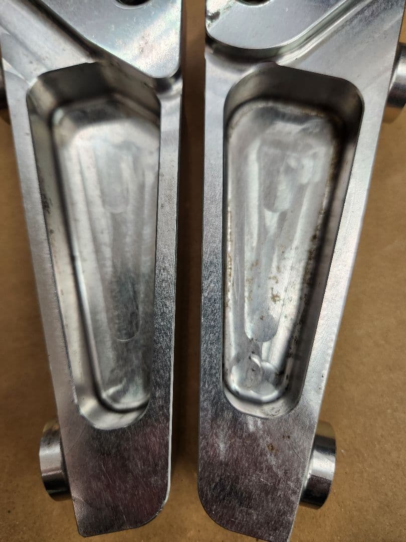 更に値下げAGRAS キャリパーサポートZRX1100/ZRX1200R/S