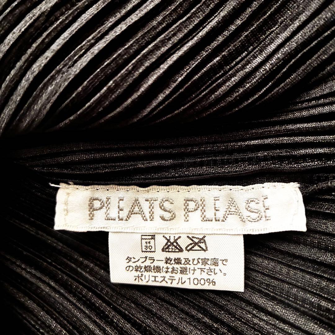 くみ様 新品級✨プリーツプリーズ 半袖 ハイネック トップス 黒イッセイミヤケ