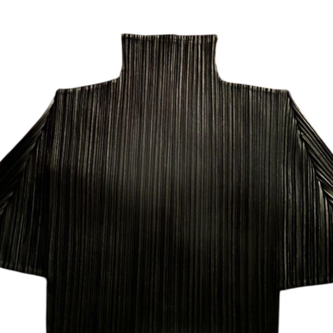 くみ様 新品級✨プリーツプリーズ 半袖 ハイネック トップス 黒イッセイミヤケ