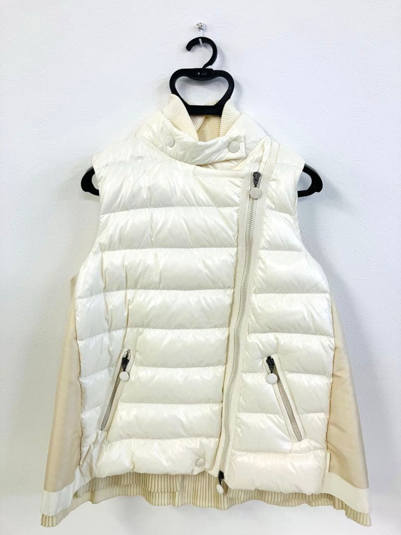 MONCLER ホワイト　キルティングダウンベスト