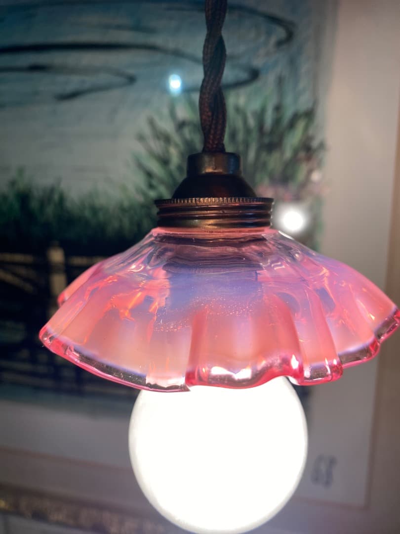 フランス　アンティーク　ピンクのオパリン　小さなガラス灯　アトリエランプ