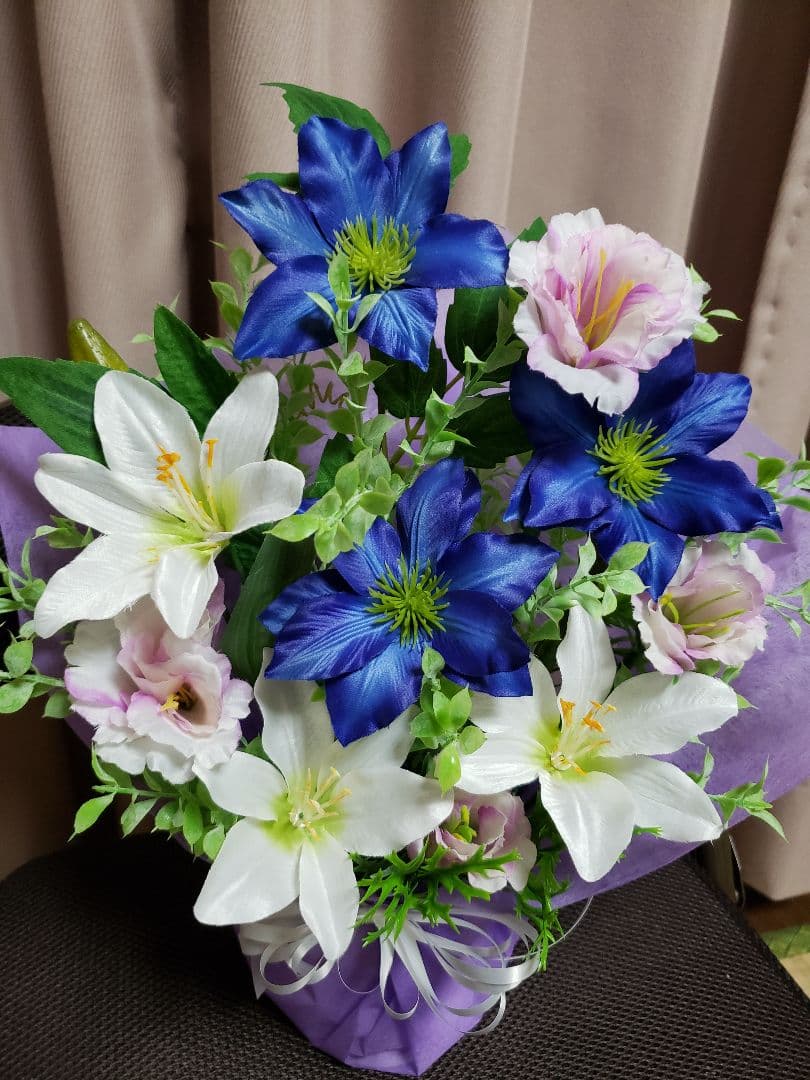 仏花　御供え花　造花　クレマチス、百合、トルコキキョウアレンジ