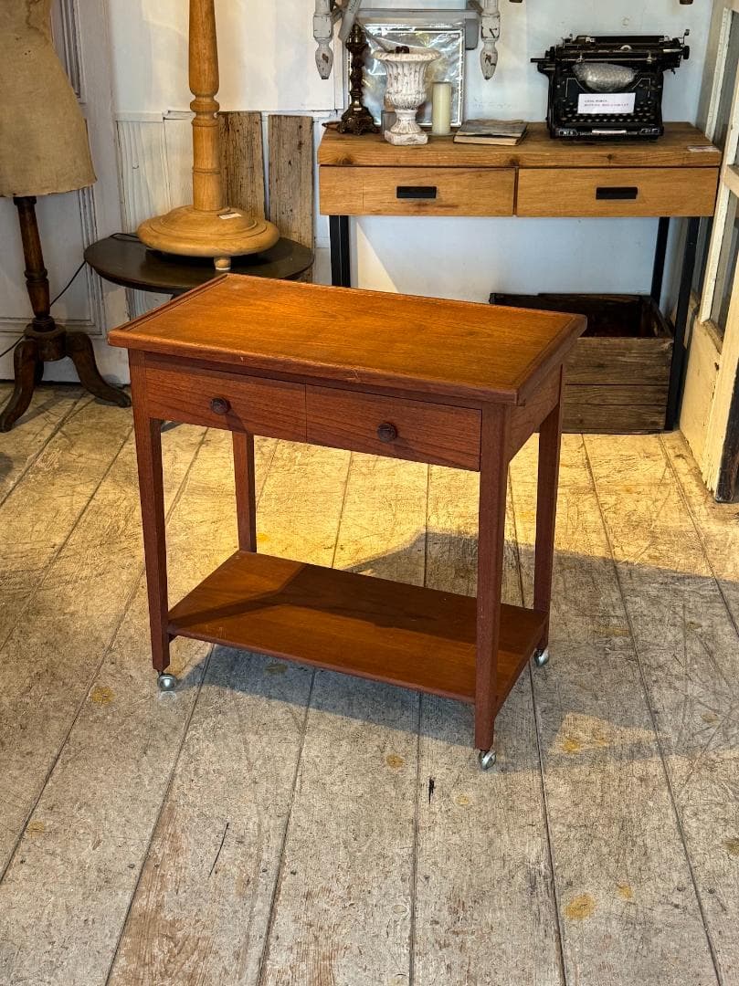 北欧ヴィンテージ　ソーイングテーブル　チーク材　デンマーク　アンティーク