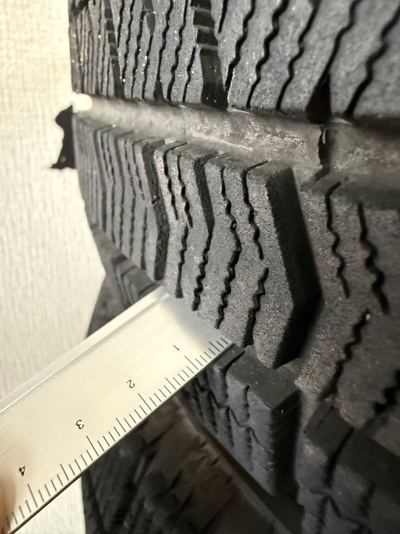 スタッドレスタイヤ BRIDGESTONE 195/65R15 BLIZZAK